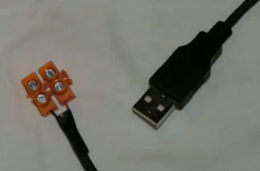 Подсоединяем USB-провод